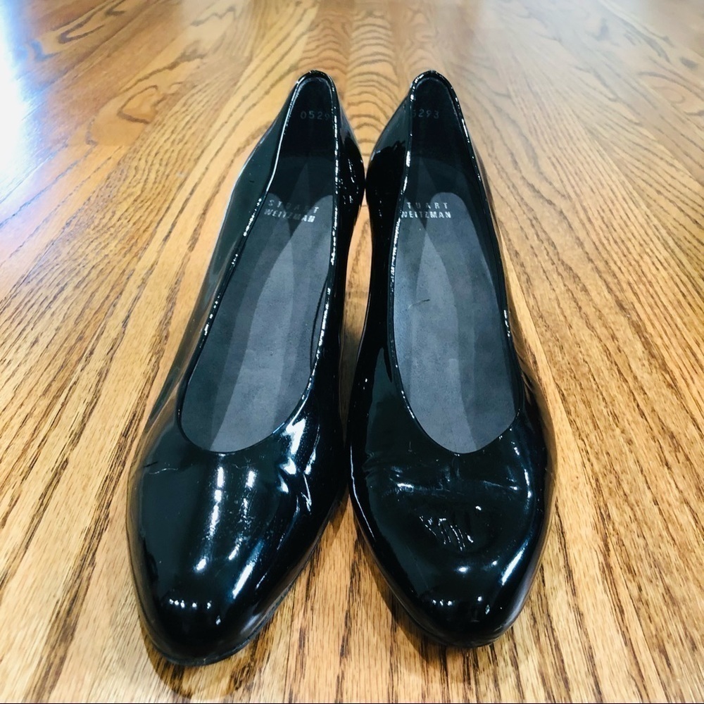 Stuart WeizmannBlack Closed Toe Shoes